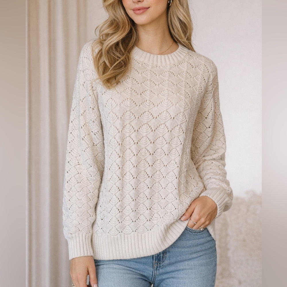 Liz Sport Vintage Elegant White Knit Sweater. Great Vintage Condition. Medium